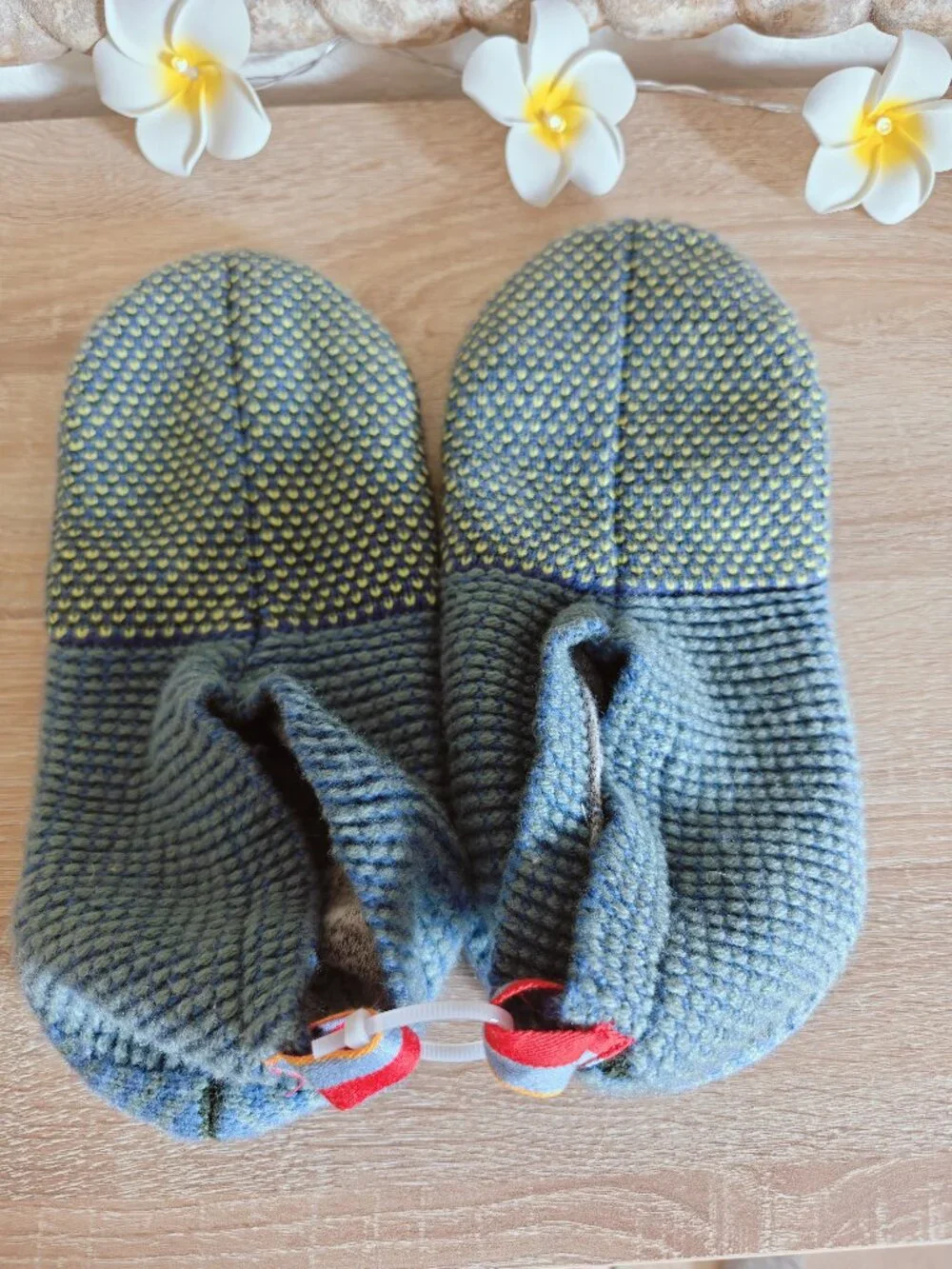 Bombas Teal Blue & Green Woven Knit Warm Soft Gripper Unisex Slipper Socks Sz. L